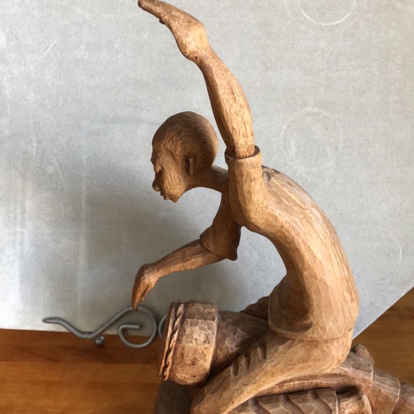 Vintage handmade,woodcarved,skillfully crafted by Laratte. - Picture 7 of 16